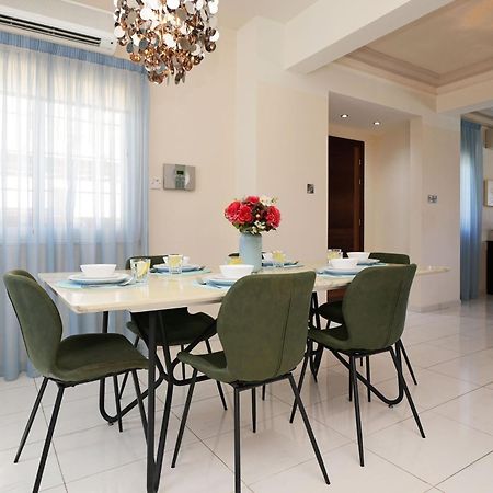 Villa Oceania - Beachfront Paralimni Eksteriør billede