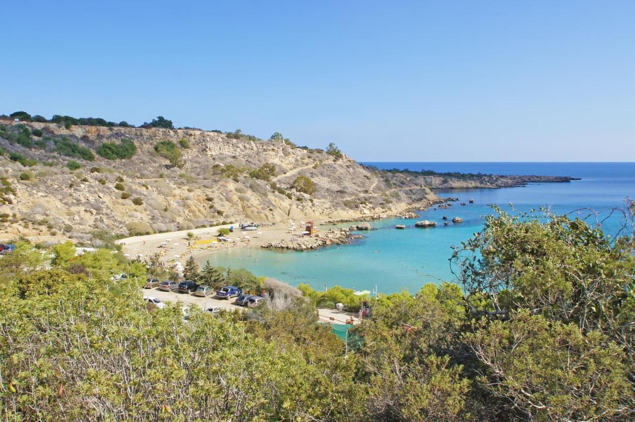 Villa Oceania - Beachfront Paralimni Eksteriør billede