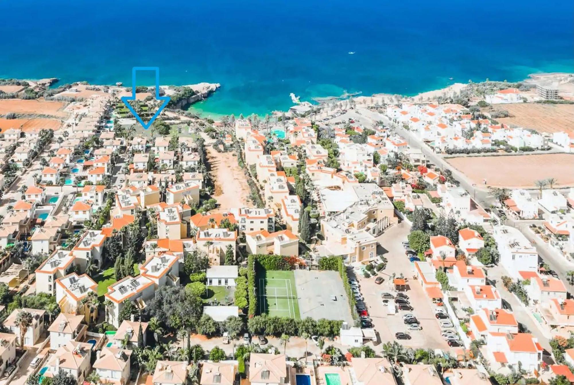 Villa Oceania - Beachfront Paralimni Eksteriør billede