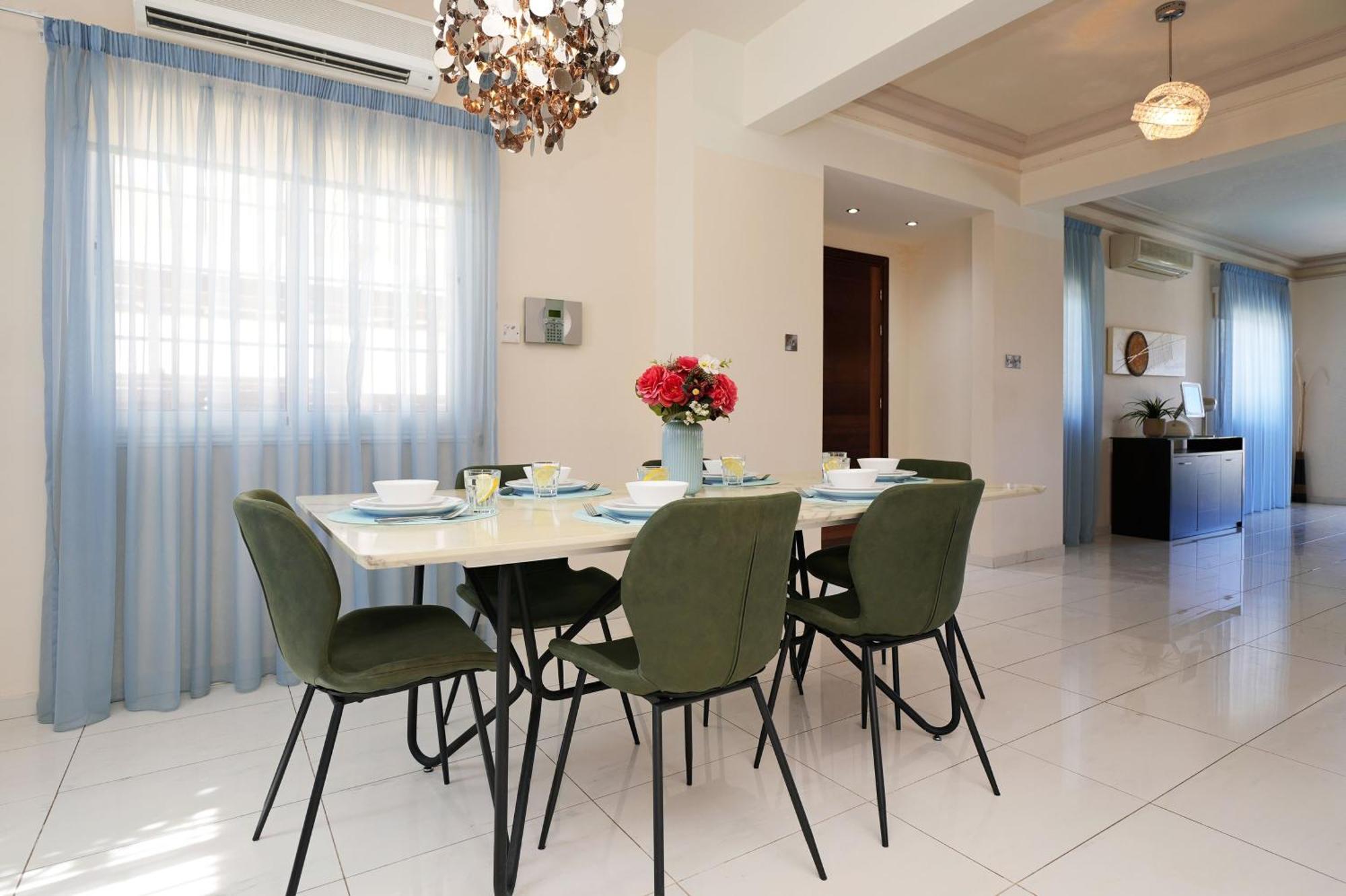 Villa Oceania - Beachfront Paralimni Eksteriør billede