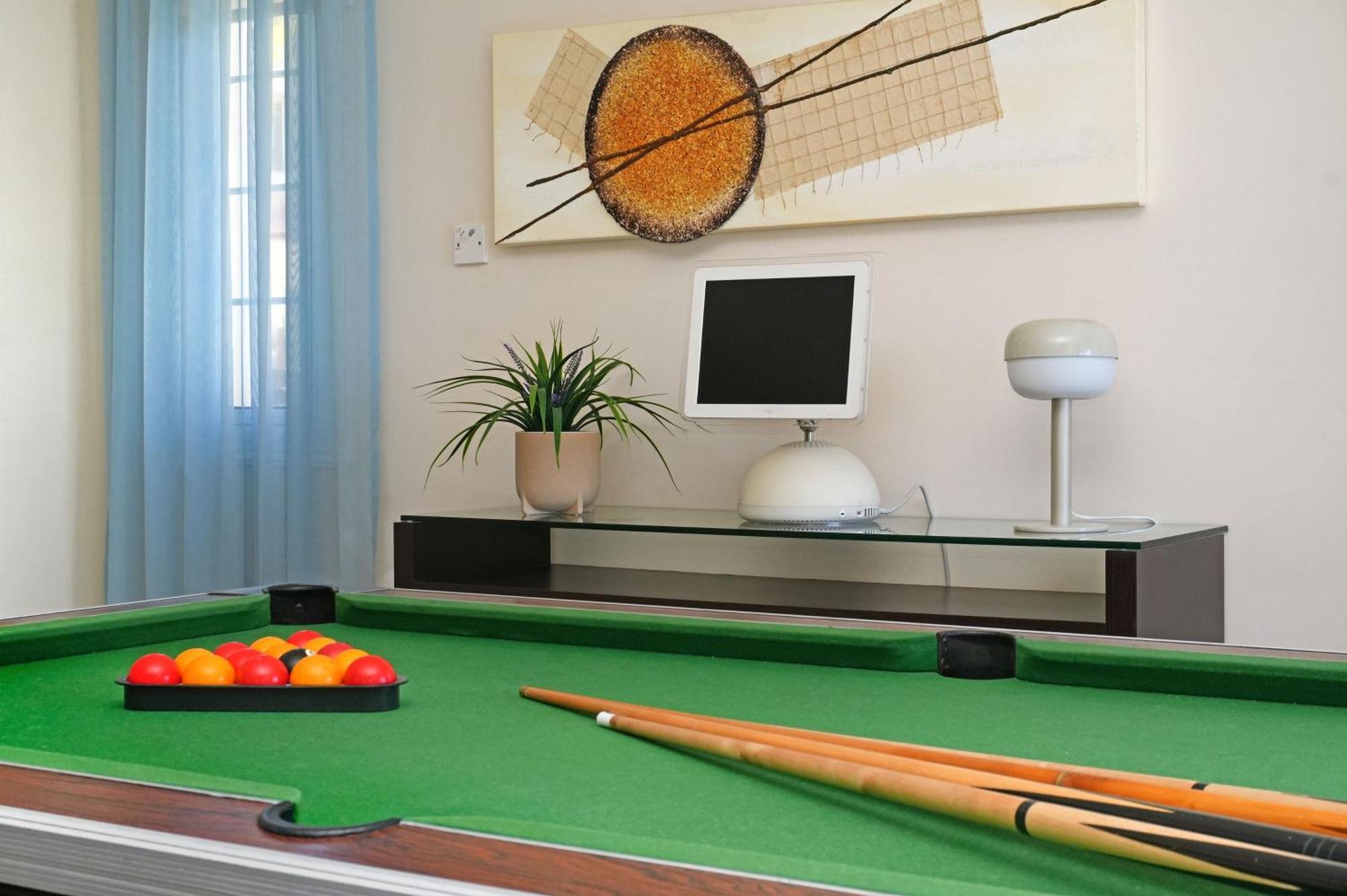 Villa Oceania - Beachfront Paralimni Eksteriør billede